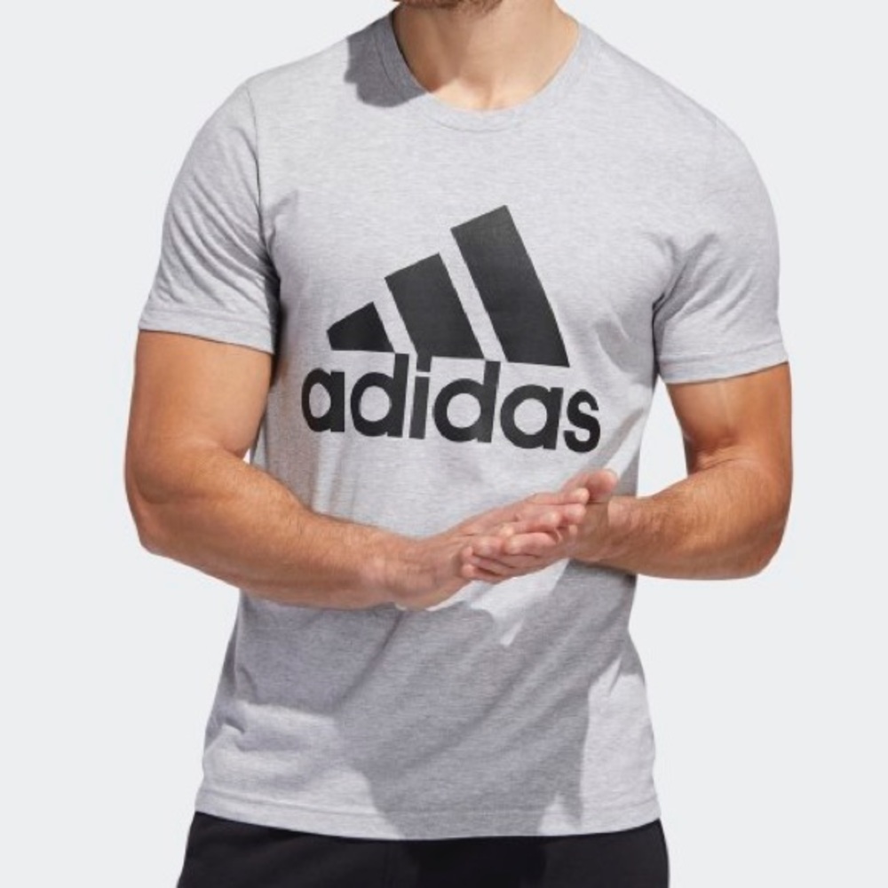 ADIDAS. Men’s Tshirt gray with big logo in front